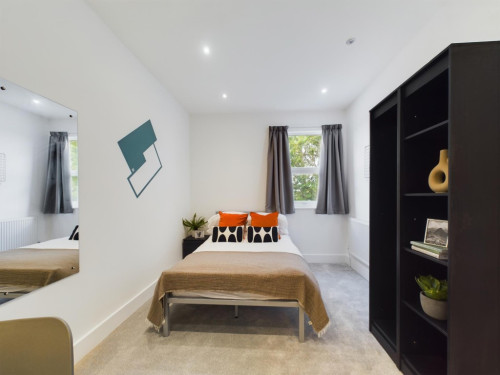 Uttoxeter New Rd - Gallery - 17