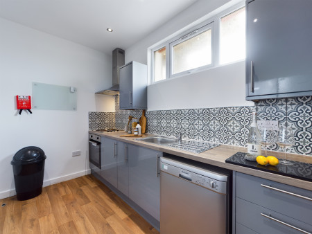  9 Bedroom House - 128 Uttoxeter  -  Uttoxeter New Rd  - Gallery -  7