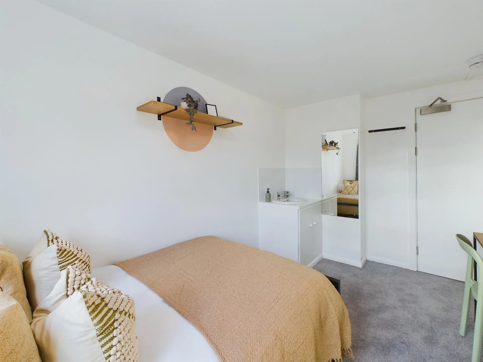 6 Bedroom House - 5 Sage Road - 8