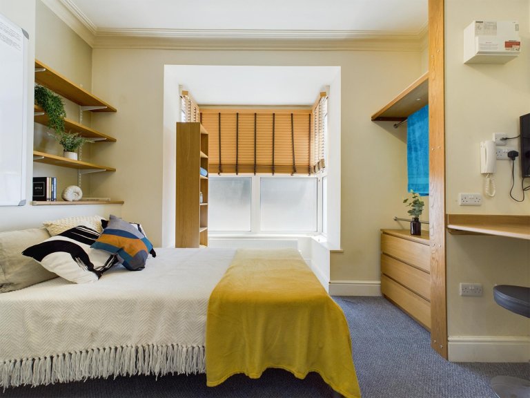  7 Bedroom House - 106 Yarborough Road  -  Yarborough Road  - Gallery -  1