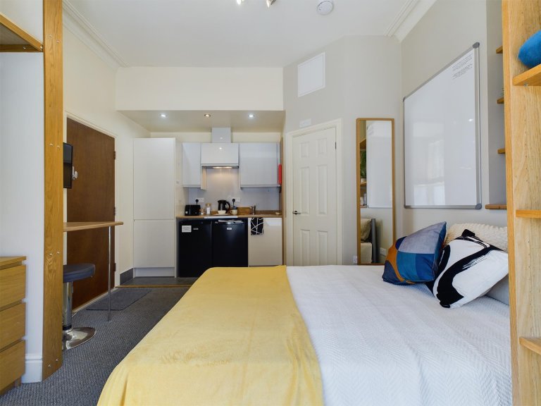  7 Bedroom House - 106 Yarborough Road  -  Yarborough Road  - Gallery -  5