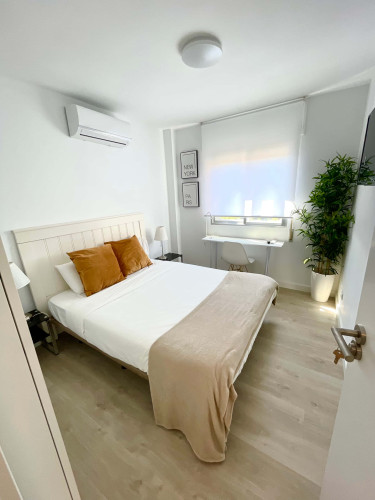 Room in Calle de La Alcarria, Leganés for 80 m² with 4 bedrooms