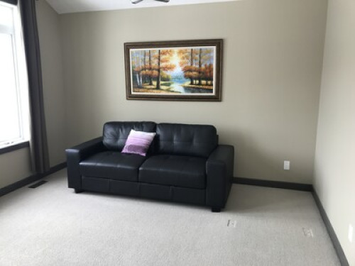 1 bed room with 1 bathroom