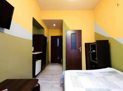 2-Bedroom apartment close to Krakow University of Economics 