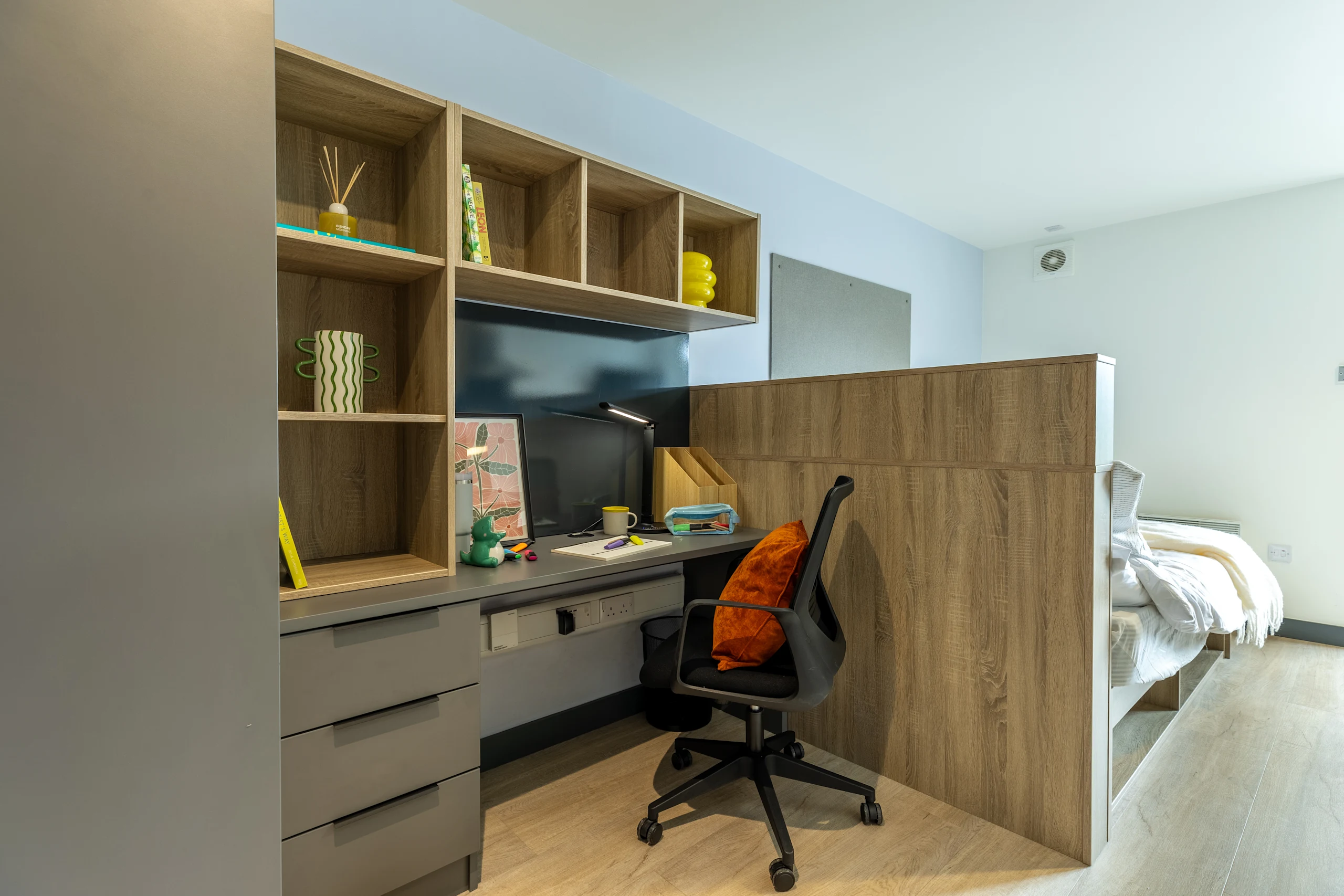  Classic Studio  -  Curraheen Point  - Gallery -  6