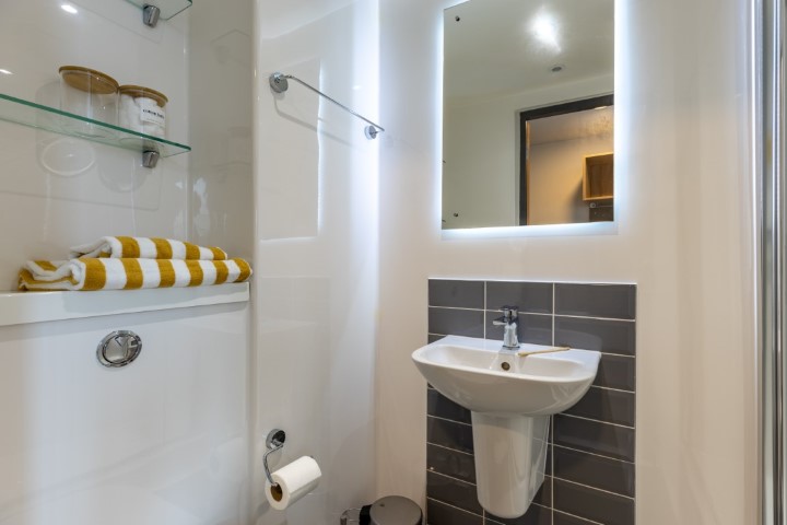 Classic En Suite - Broga House - Gallery - 8