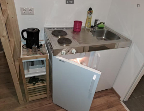 Inspiring Studio close to Reumannplatz Metro