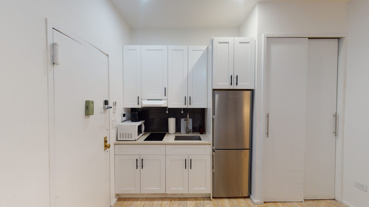 #432: Upper West Side - Studio (Queen) - #432: Upper West Side - Gallery - 14