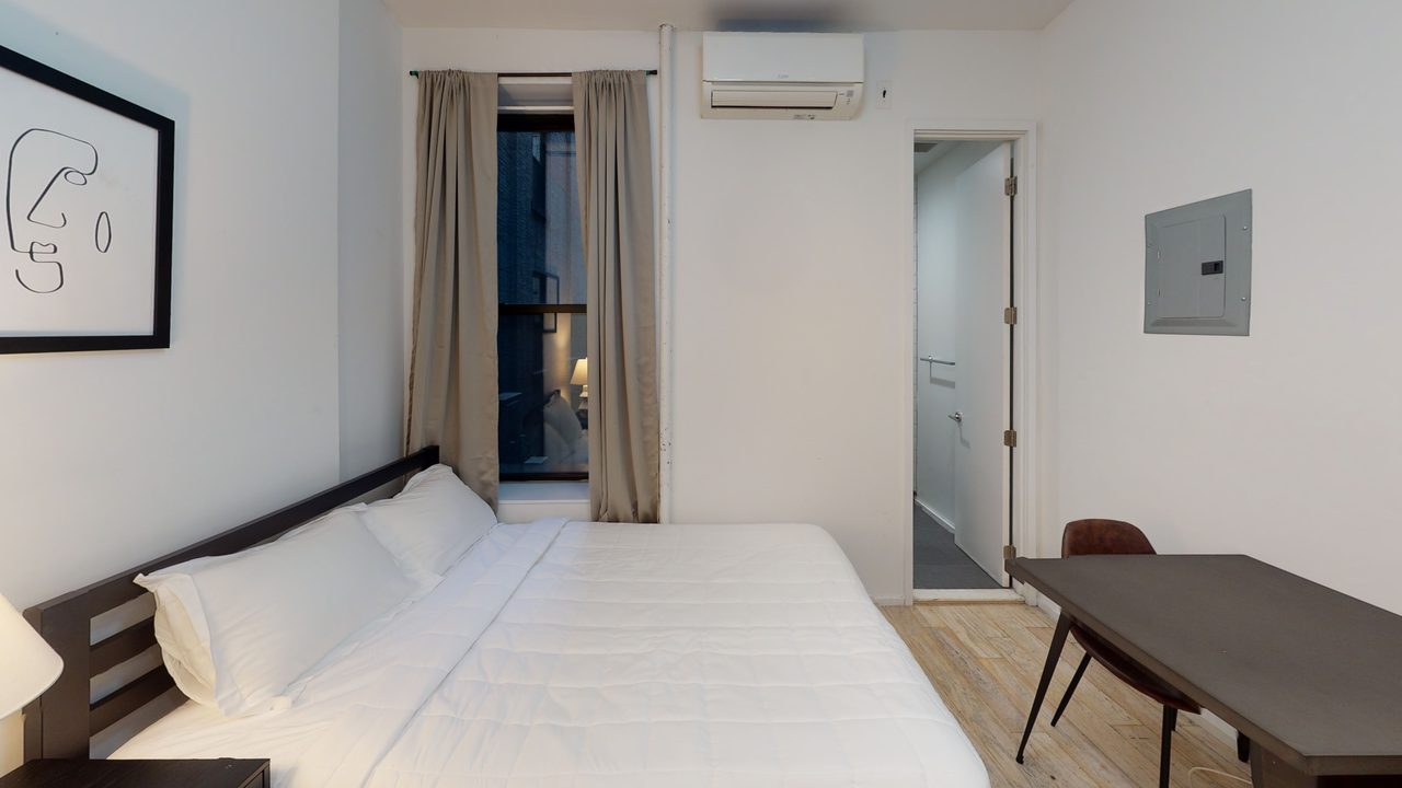  #432: Upper West Side - Studio (Queen)  -  #432: Upper West Side  - Gallery -  2