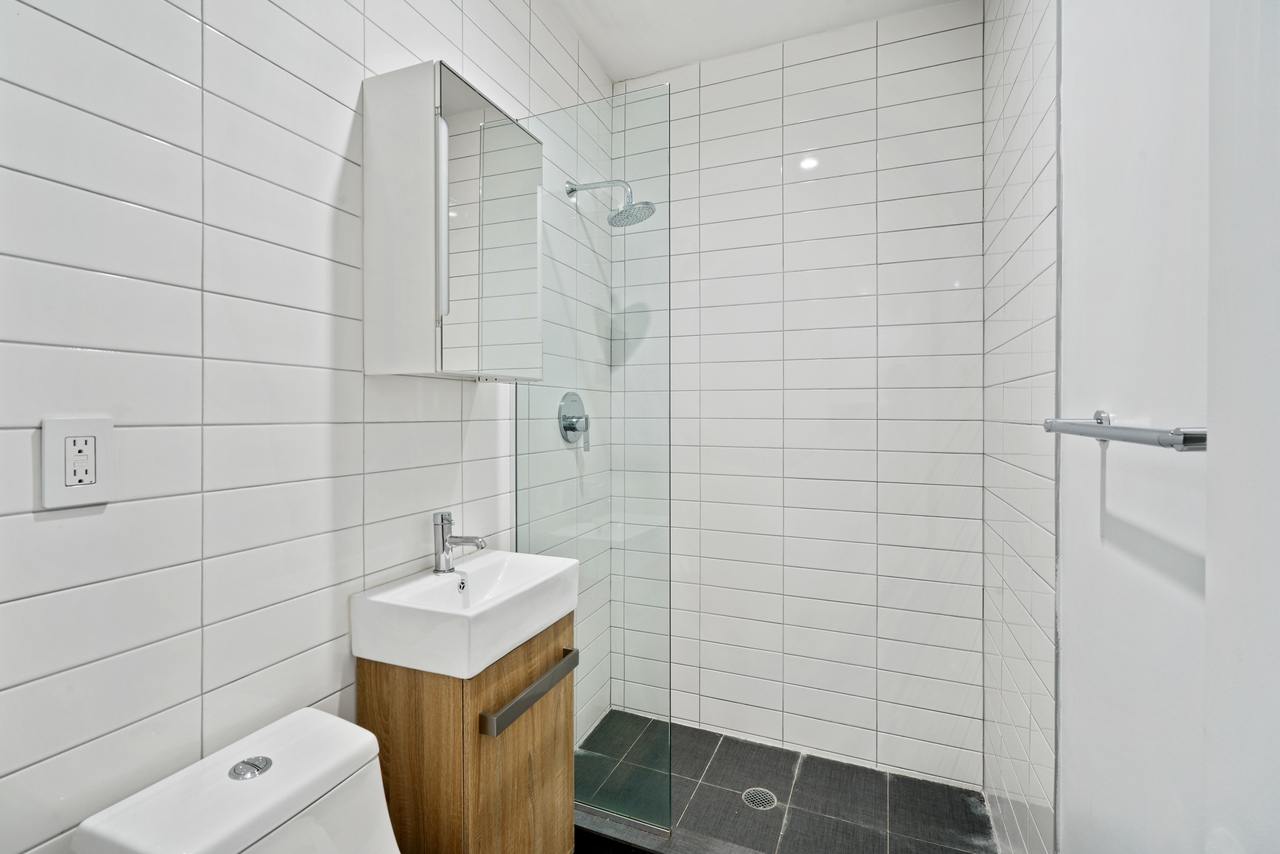  #432: Upper West Side - Studio (Queen)  -  #432: Upper West Side  - Gallery -  15