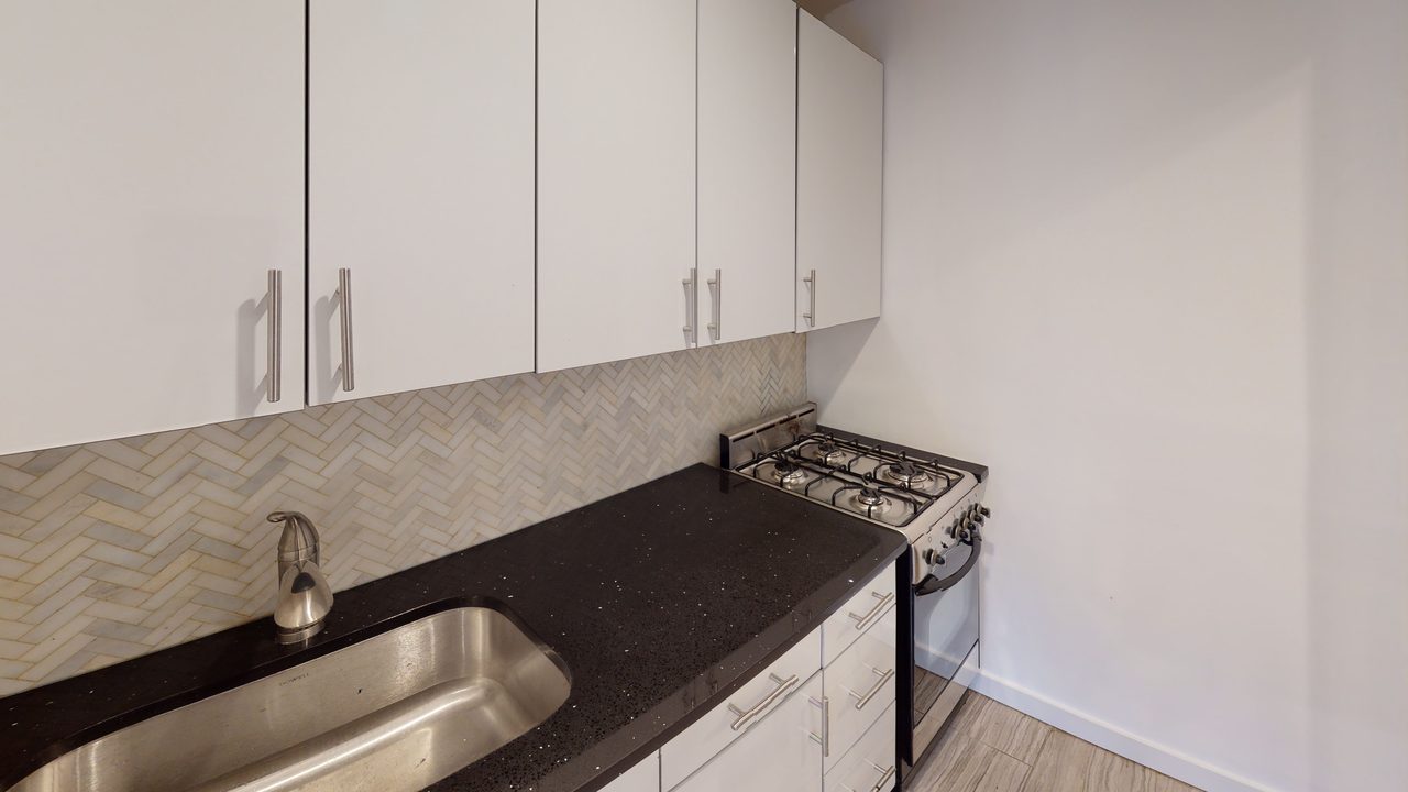 #409: East Village - Studio (Full) - 17