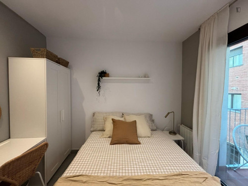 ALBURY: NEWLY RENOVATED APARTMENT - RESIDENCE