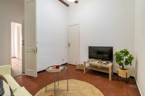Modern Coliving Room in the Heart of Vibrant Ciutat Vella, Barcelona Apartment