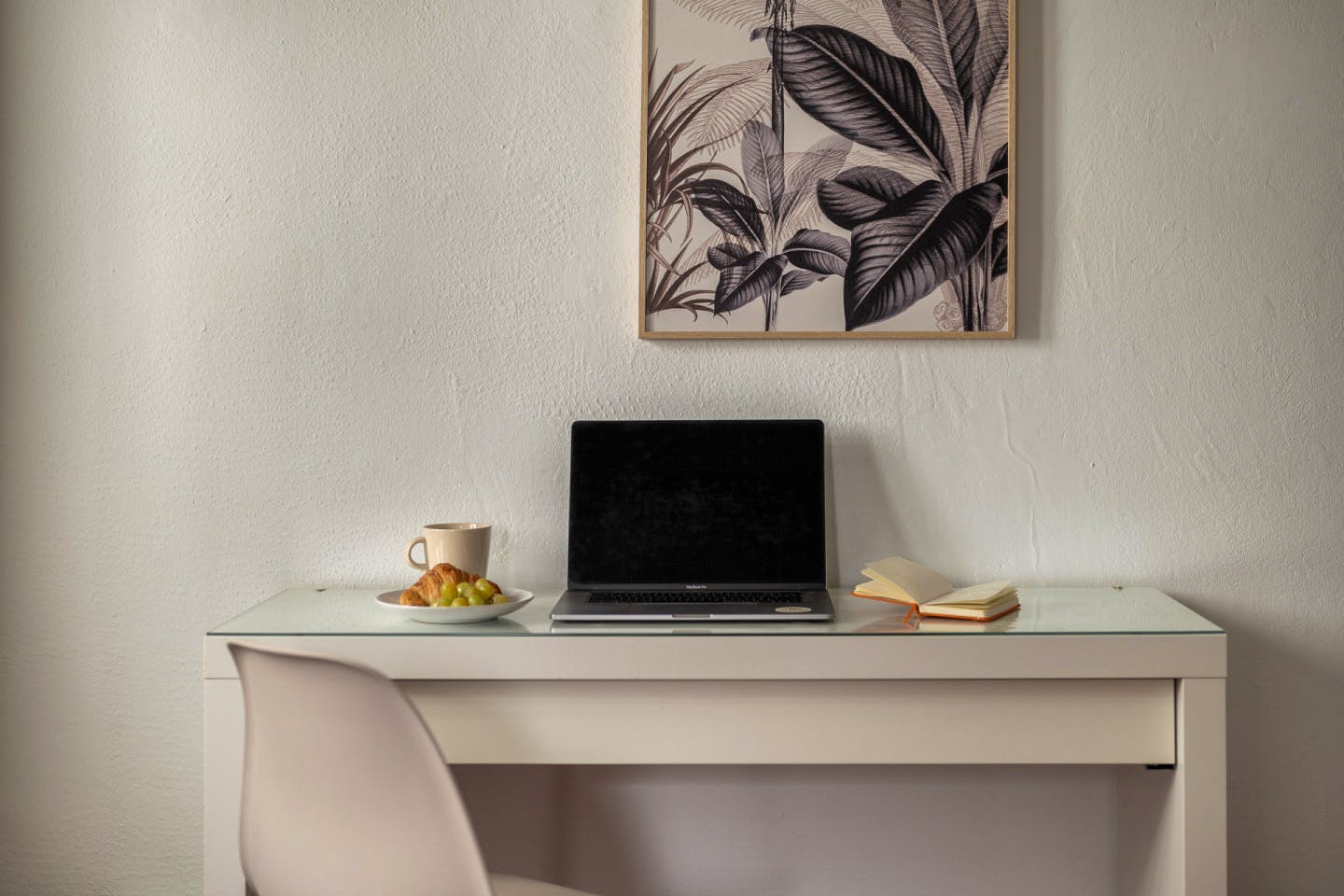  Small Room  -  Modern Coliving Room in the Heart of Vibrant Ciutat Vella, Barcelona Apartment  - Gallery -  15
