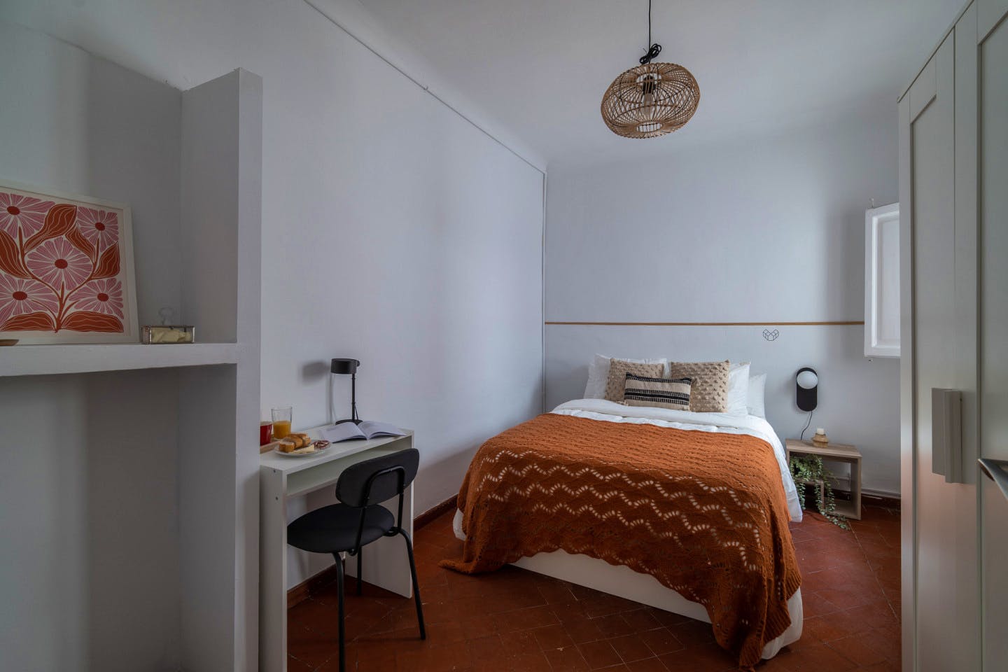  Small Room  -  Modern Coliving Room in the Heart of Vibrant Ciutat Vella, Barcelona Apartment  - Gallery -  7