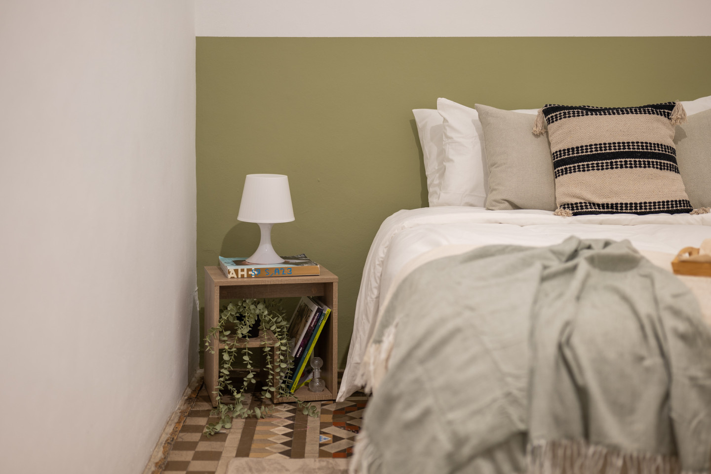  Small Room  -  Modern Coliving Room in the Heart of Vibrant Ciutat Vella, Barcelona Apartment  - Gallery -  21