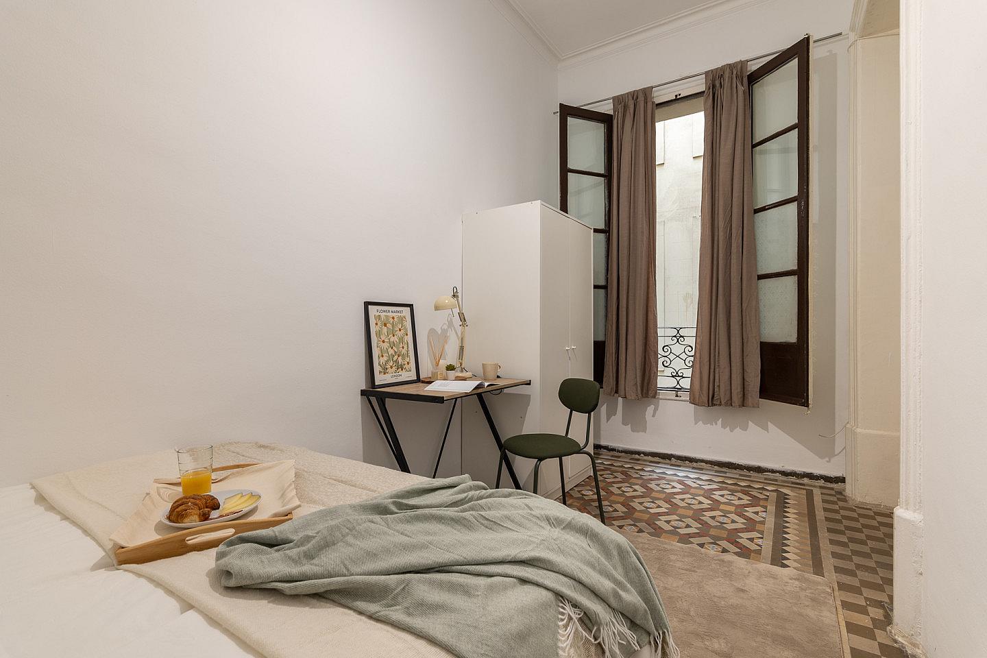  Small Room  -  Modern Coliving Room in the Heart of Vibrant Ciutat Vella, Barcelona Apartment  - Gallery -  64