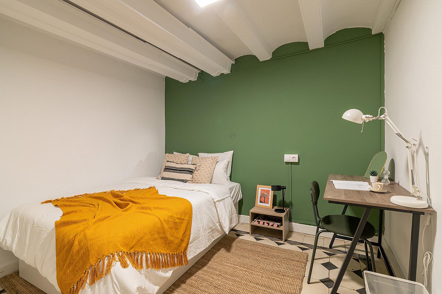  Small Room  -  Modern Coliving Room in the Heart of Vibrant Ciutat Vella, Barcelona Apartment  - Gallery -  69