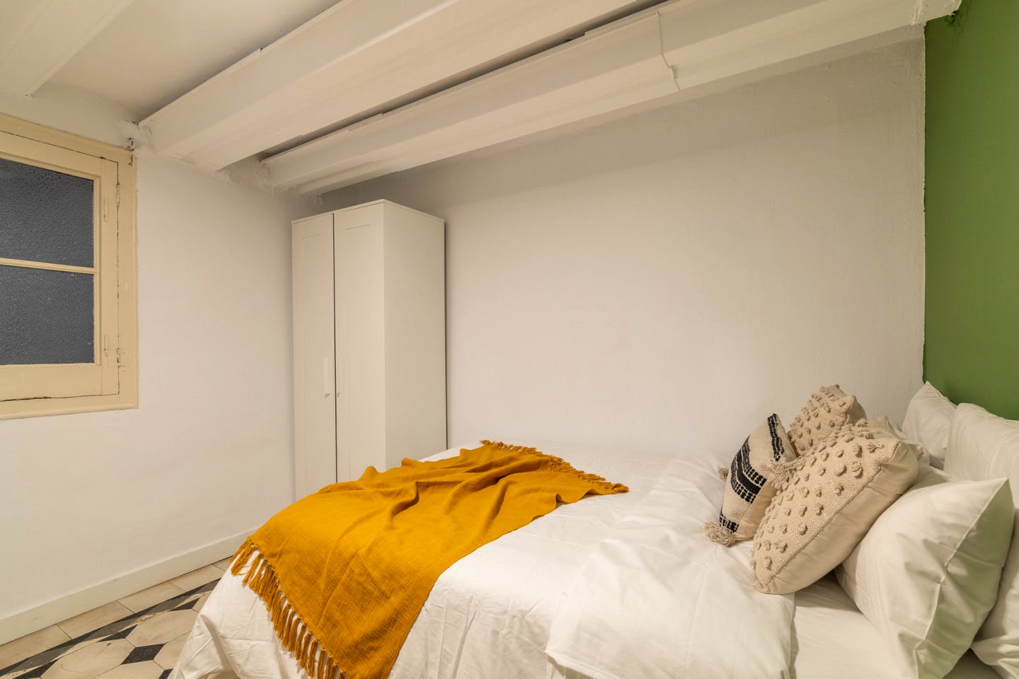  Small Room  -  Modern Coliving Room in the Heart of Vibrant Ciutat Vella, Barcelona Apartment  - Gallery -  10