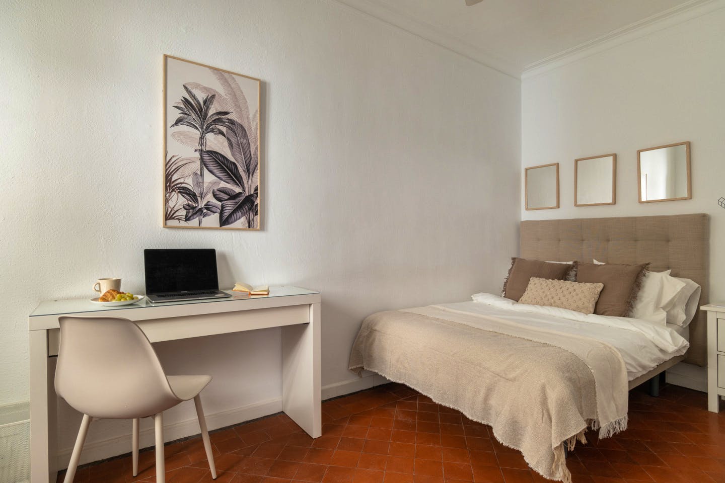  Small Room  -  Modern Coliving Room in the Heart of Vibrant Ciutat Vella, Barcelona Apartment  - Gallery -  14