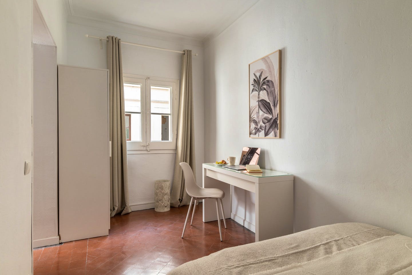  Small Room  -  Modern Coliving Room in the Heart of Vibrant Ciutat Vella, Barcelona Apartment  - Gallery -  16