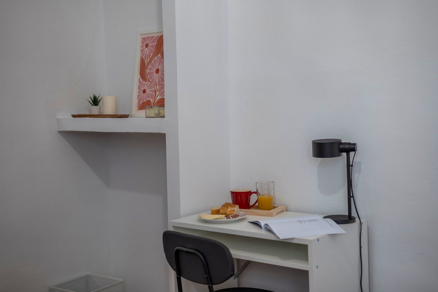  Small Room  -  Modern Coliving Room in the Heart of Vibrant Ciutat Vella, Barcelona Apartment  - Gallery -  5