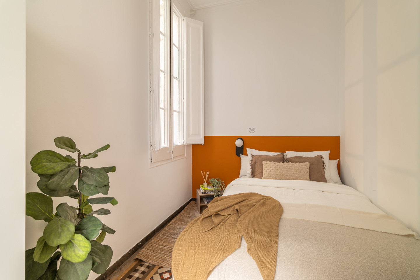  Small Room  -  Modern Coliving Room in the Heart of Vibrant Ciutat Vella, Barcelona Apartment  - Gallery -  38