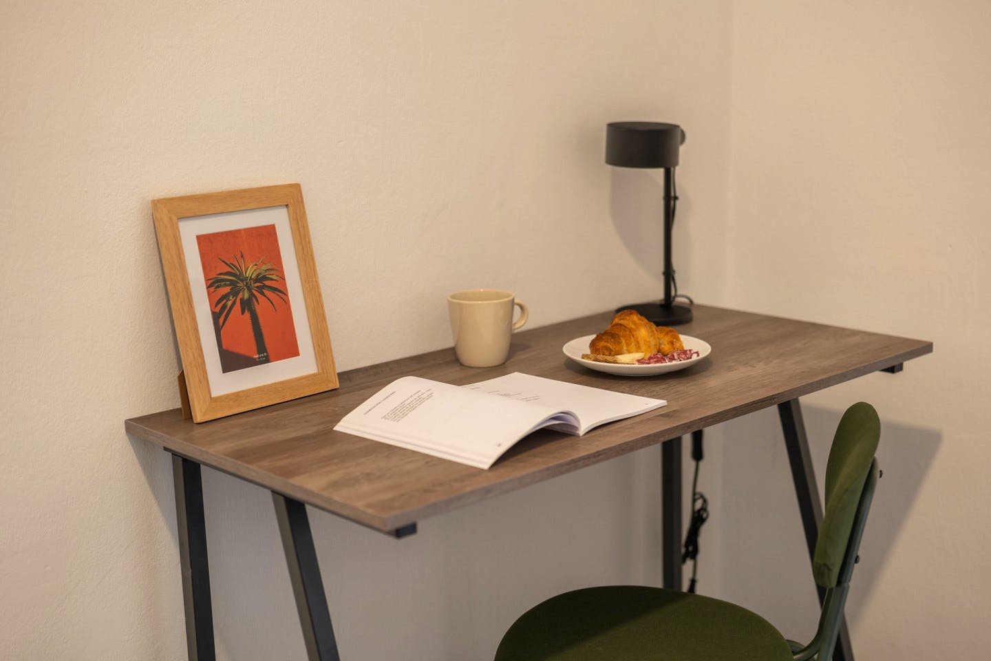  Small Room  -  Modern Coliving Room in the Heart of Vibrant Ciutat Vella, Barcelona Apartment  - Gallery -  19
