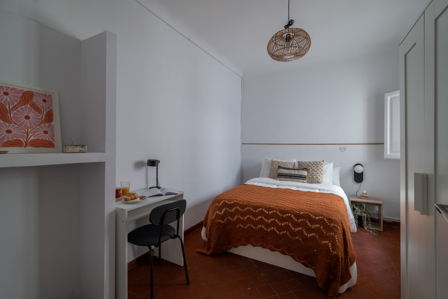  Small Room  -  Modern Coliving Room in the Heart of Vibrant Ciutat Vella, Barcelona Apartment  - Gallery -  27