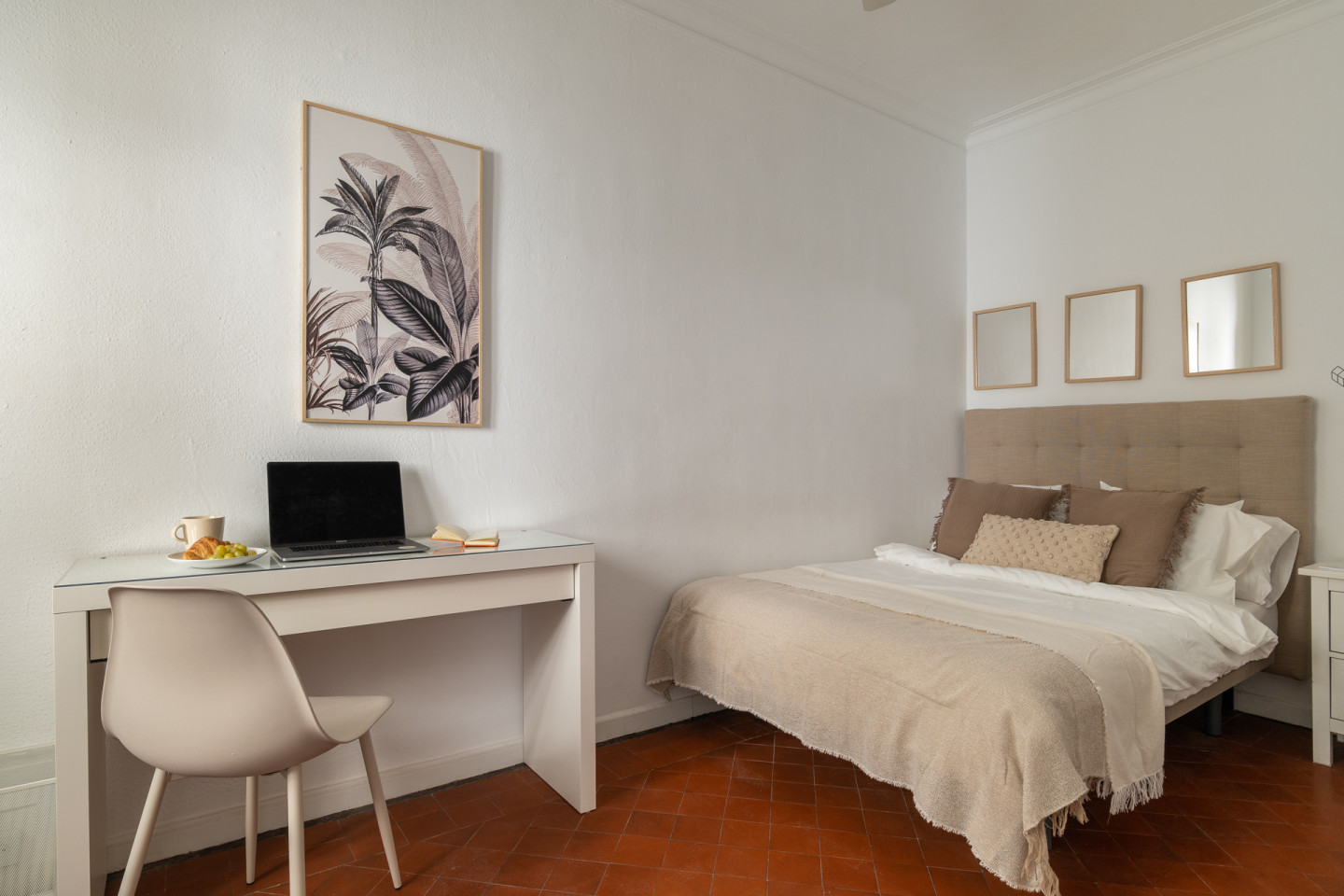  Small Room  -  Modern Coliving Room in the Heart of Vibrant Ciutat Vella, Barcelona Apartment  - Gallery -  34