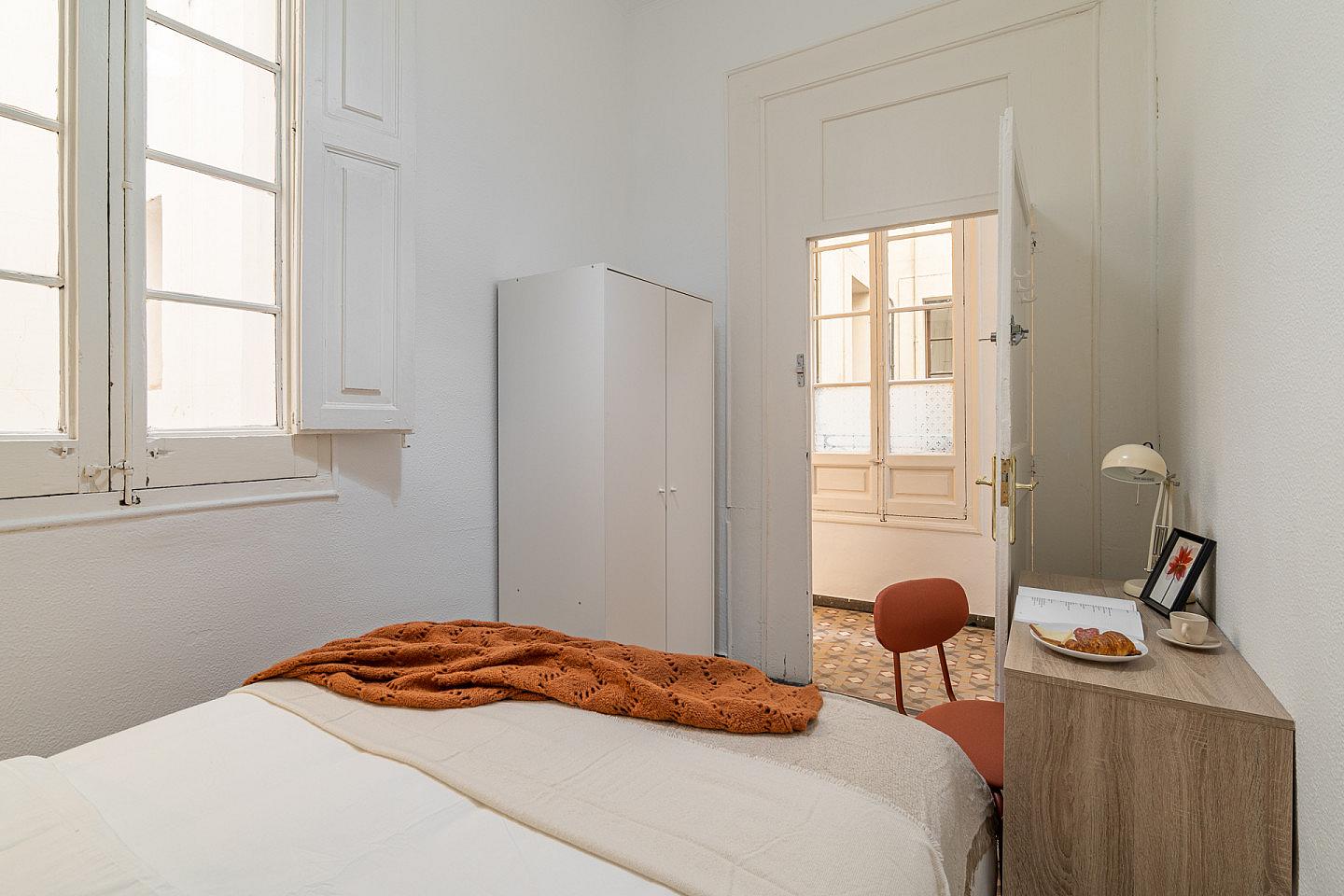  Medium Room  -  Modern Coliving Room in the Heart of Vibrant Ciutat Vella, Barcelona Apartment  - Gallery -  45