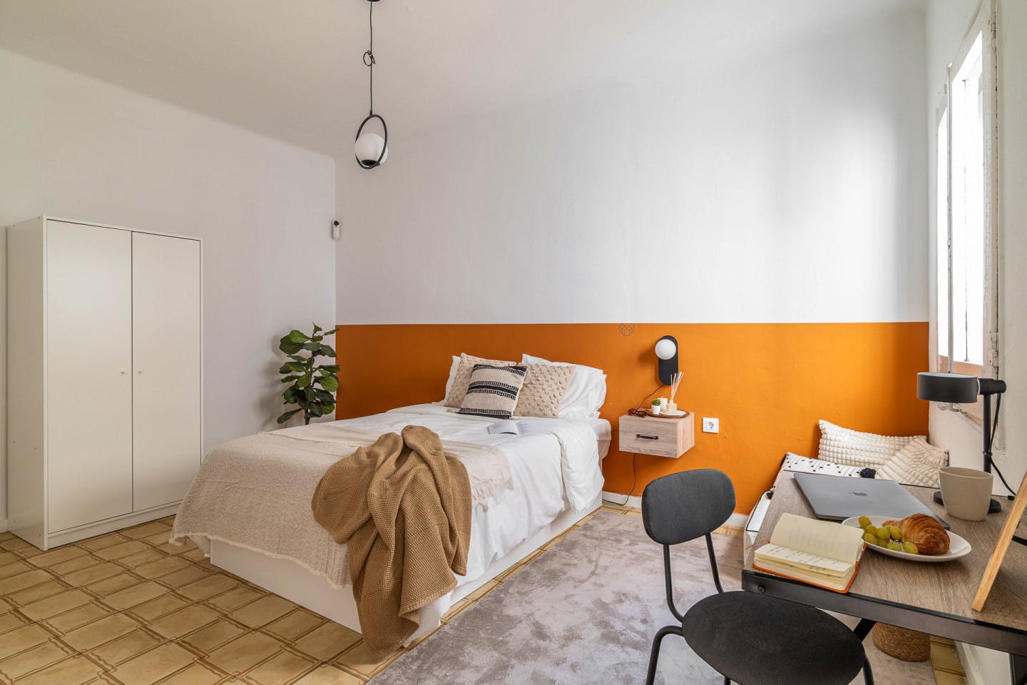  Medium Room  -  Modern Coliving Room in the Heart of Vibrant Ciutat Vella, Barcelona Apartment  - Gallery -  17