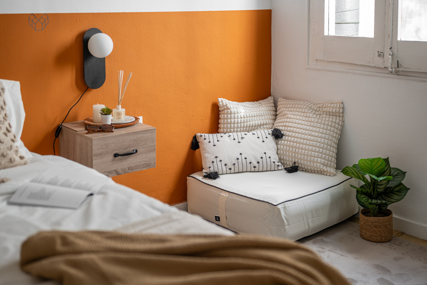  Medium Room  -  Modern Coliving Room in the Heart of Vibrant Ciutat Vella, Barcelona Apartment  - Gallery -  38