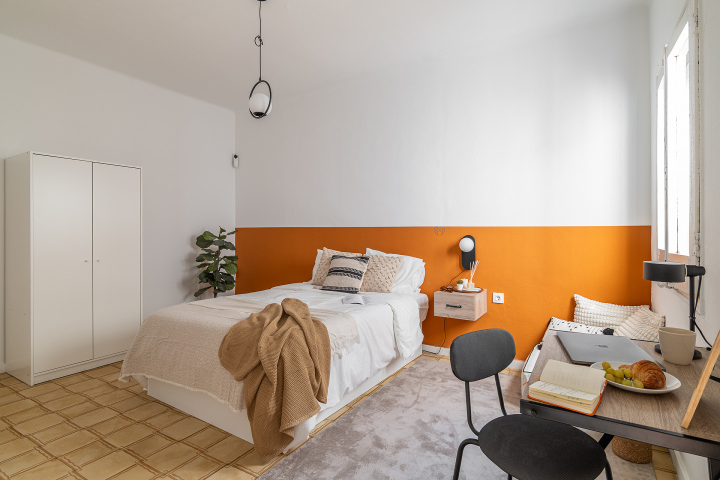  Medium Room  -  Modern Coliving Room in the Heart of Vibrant Ciutat Vella, Barcelona Apartment  - Gallery -  36