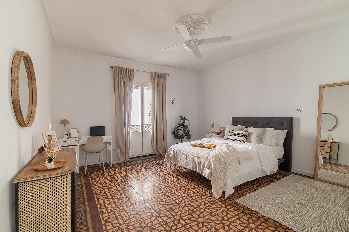  Medium Room  -  Modern Coliving Room in the Heart of Vibrant Ciutat Vella, Barcelona Apartment  - Gallery -  72