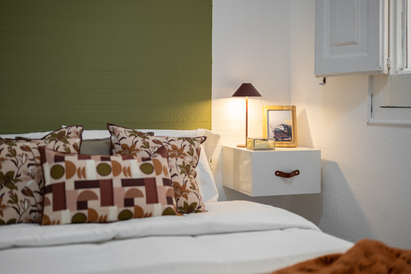  Medium Room  -  Modern Coliving Room in the Heart of Vibrant Ciutat Vella, Barcelona Apartment  - Gallery -  23