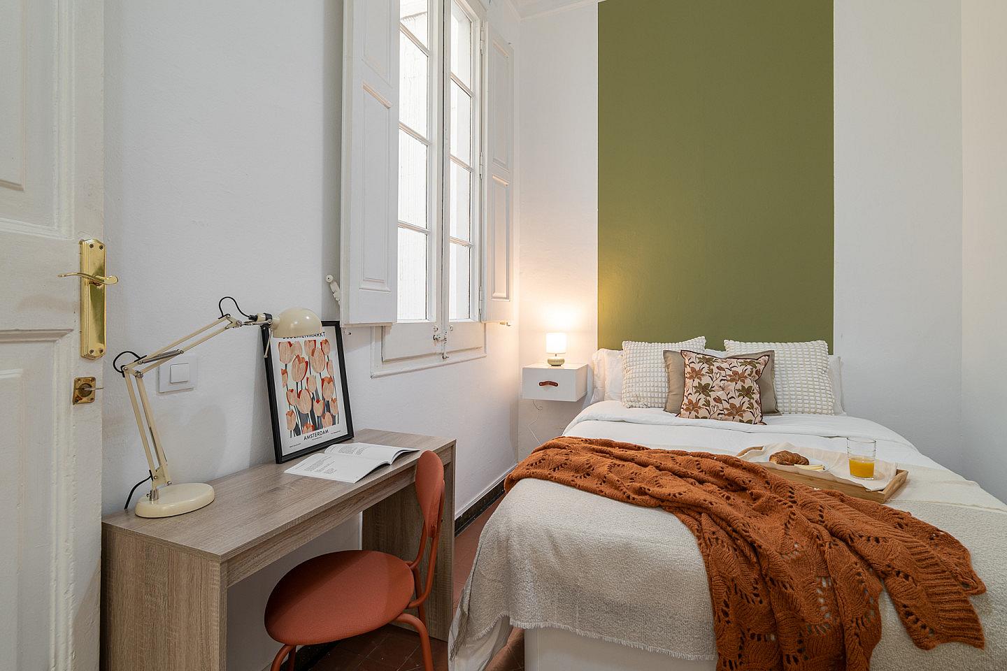  Medium Room  -  Modern Coliving Room in the Heart of Vibrant Ciutat Vella, Barcelona Apartment  - Gallery -  65