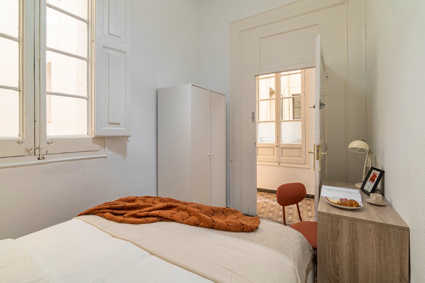  Medium Room  -  Modern Coliving Room in the Heart of Vibrant Ciutat Vella, Barcelona Apartment  - Gallery -  7