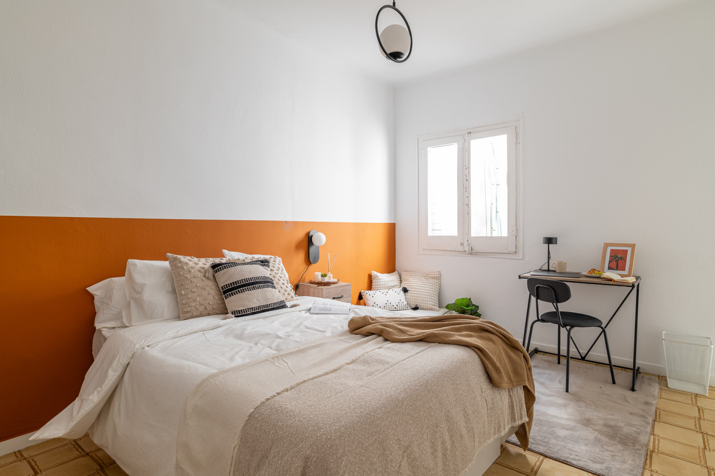  Medium Room  -  Modern Coliving Room in the Heart of Vibrant Ciutat Vella, Barcelona Apartment  - Gallery -  35