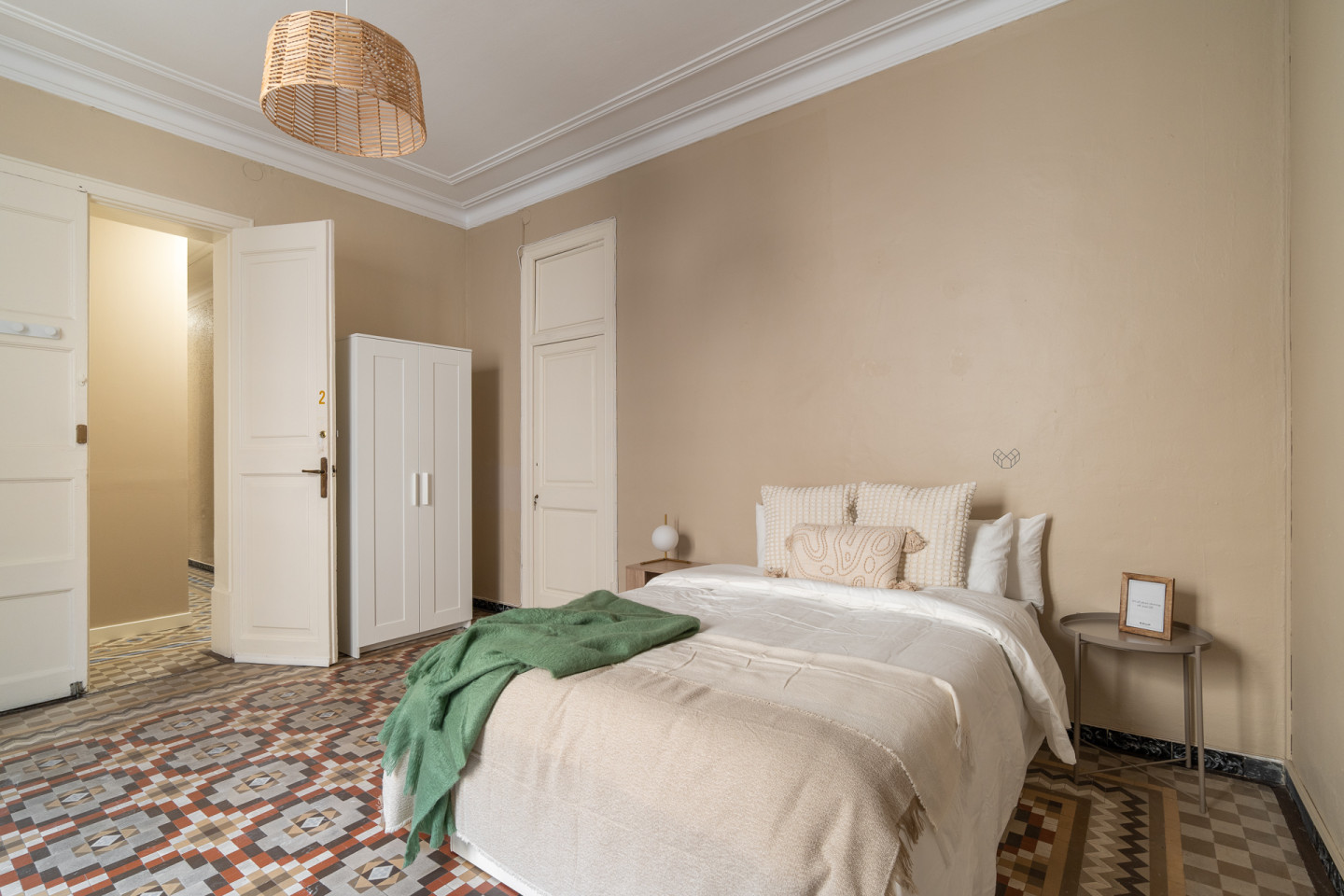  Large  -  Modern Coliving Room in the Heart of Vibrant Ciutat Vella, Barcelona Apartment  - Gallery -  33