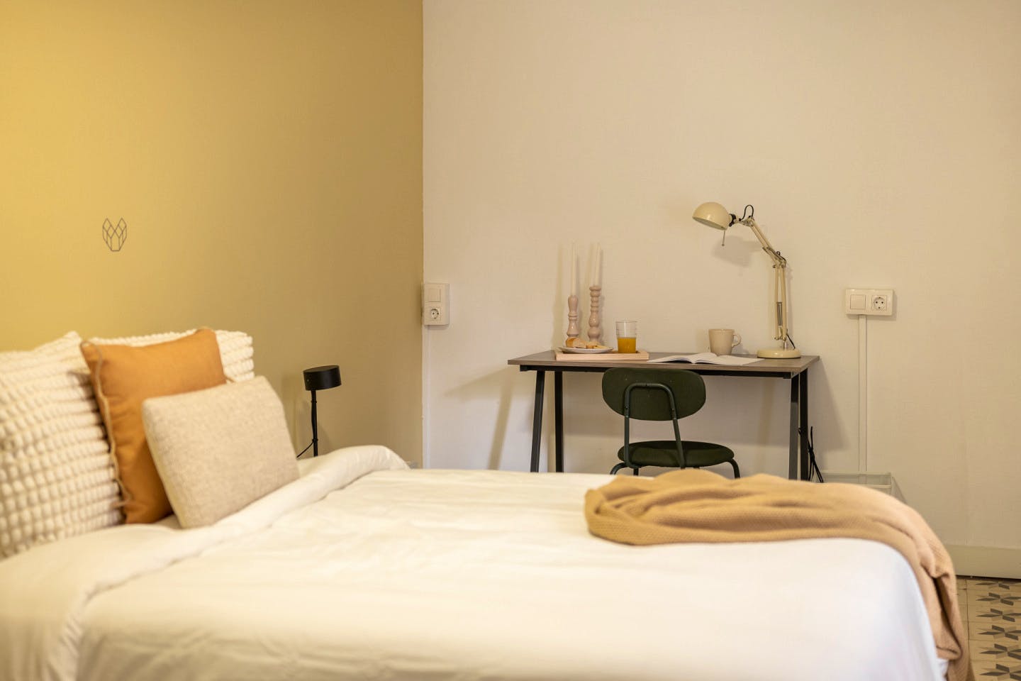  Large  -  Modern Coliving Room in the Heart of Vibrant Ciutat Vella, Barcelona Apartment  - Gallery -  2