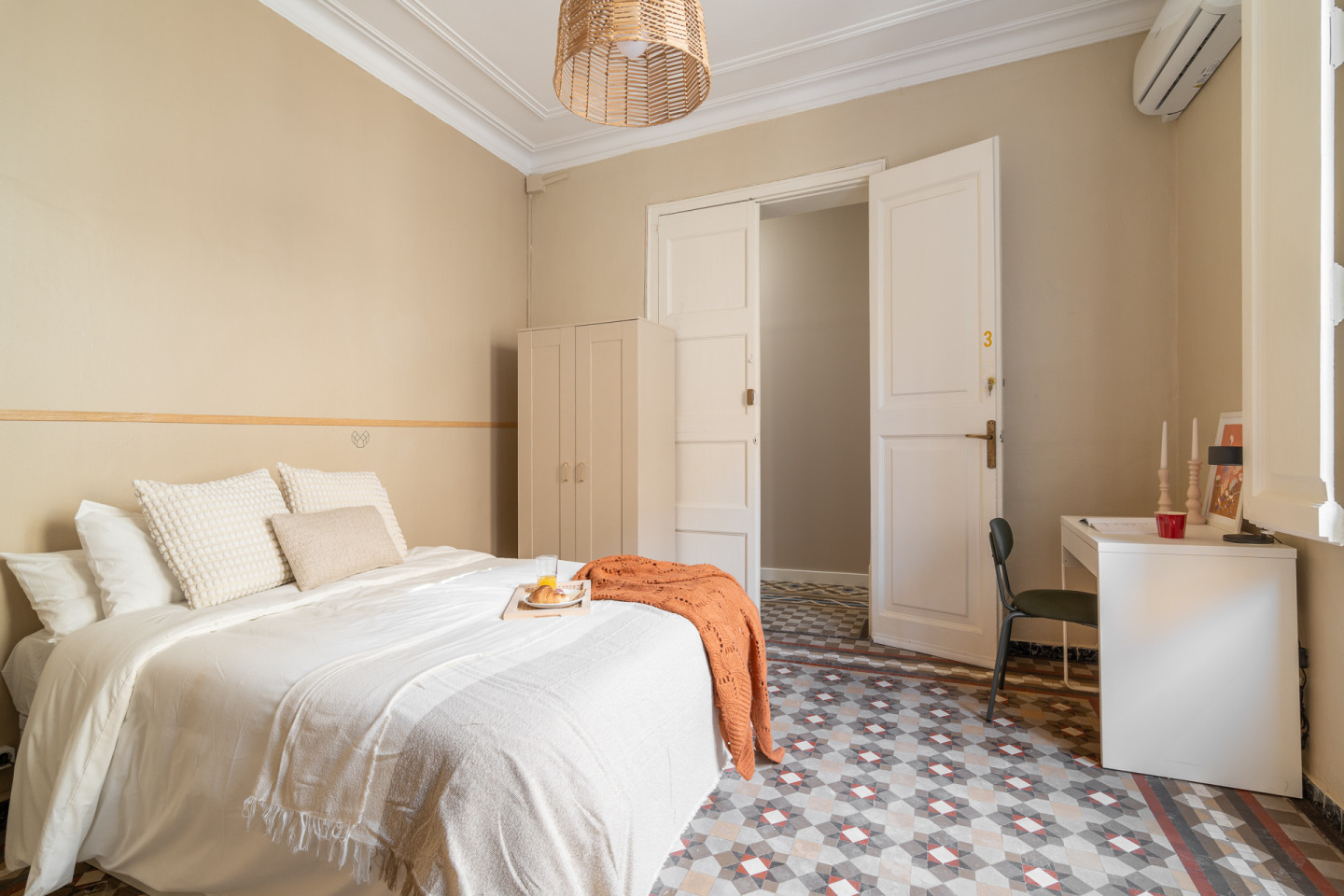  Large  -  Modern Coliving Room in the Heart of Vibrant Ciutat Vella, Barcelona Apartment  - Gallery -  36