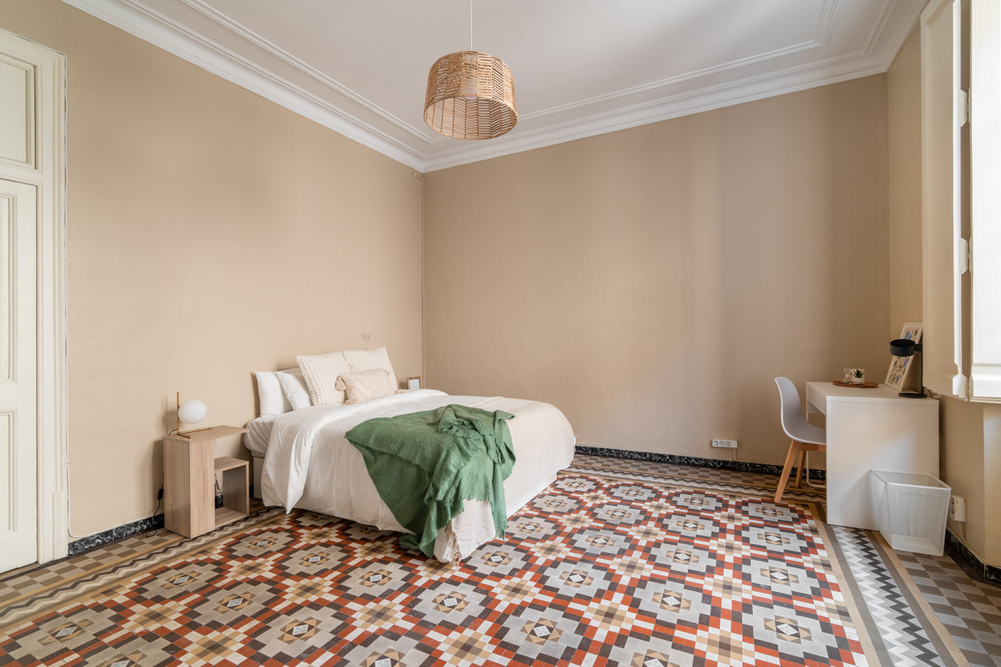  Large  -  Modern Coliving Room in the Heart of Vibrant Ciutat Vella, Barcelona Apartment  - Gallery -  32