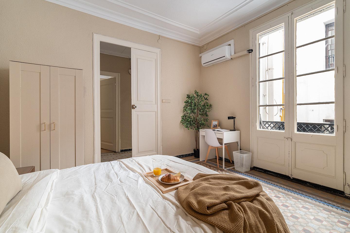  Large  -  Modern Coliving Room in the Heart of Vibrant Ciutat Vella, Barcelona Apartment  - Gallery -  69