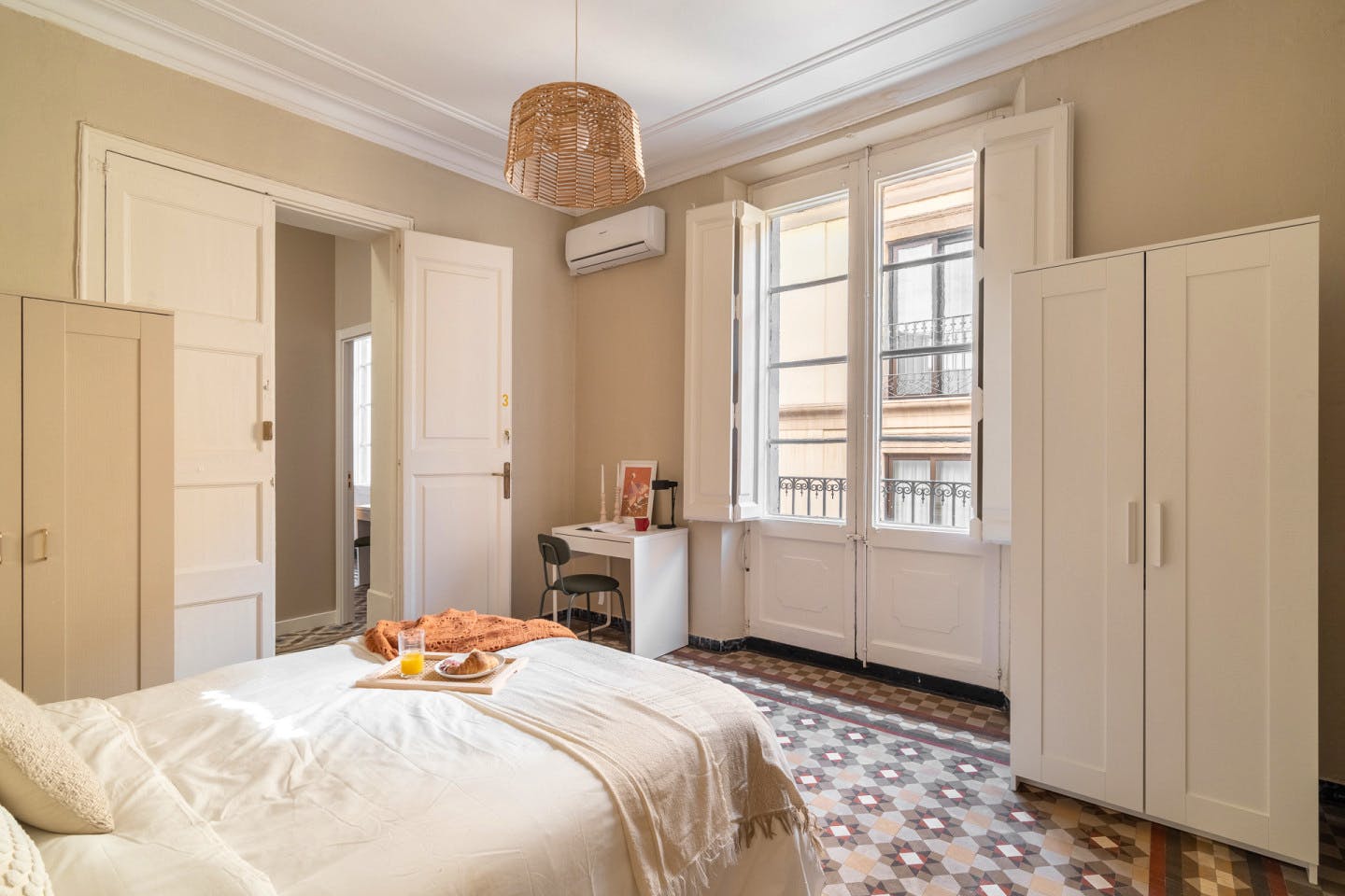  Large  -  Modern Coliving Room in the Heart of Vibrant Ciutat Vella, Barcelona Apartment  - Gallery -  19