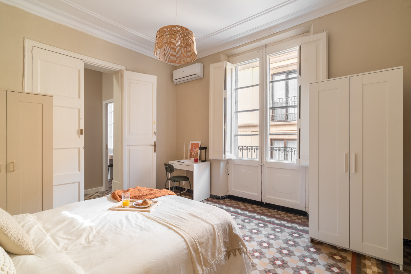  Large  -  Modern Coliving Room in the Heart of Vibrant Ciutat Vella, Barcelona Apartment  - Gallery -  38