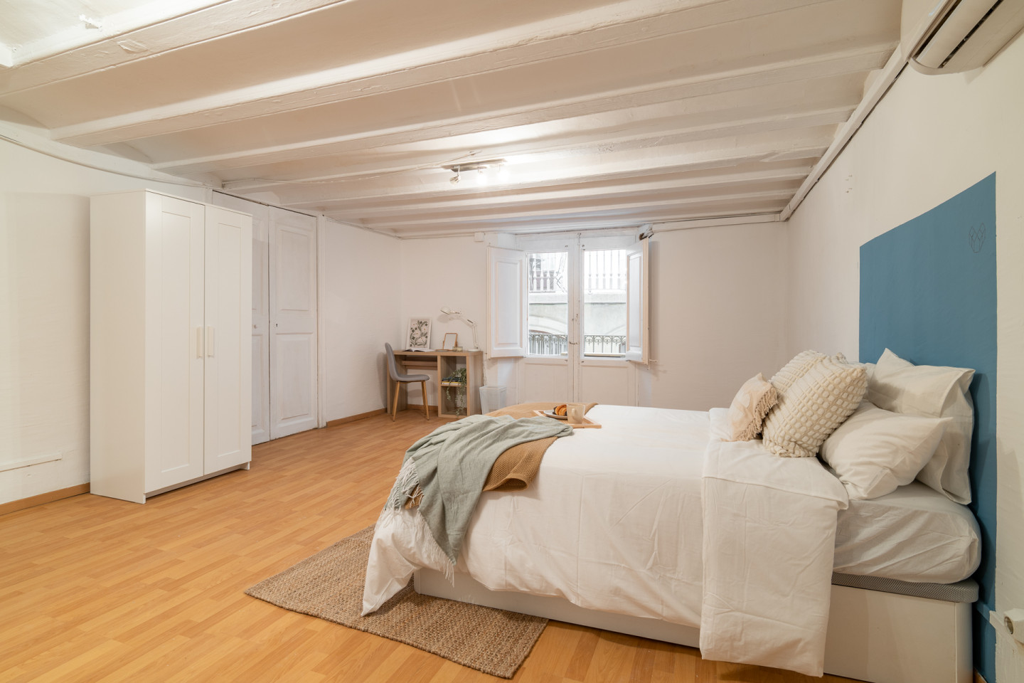  Large  -  Modern Coliving Room in the Heart of Vibrant Ciutat Vella, Barcelona Apartment  - Gallery -  27