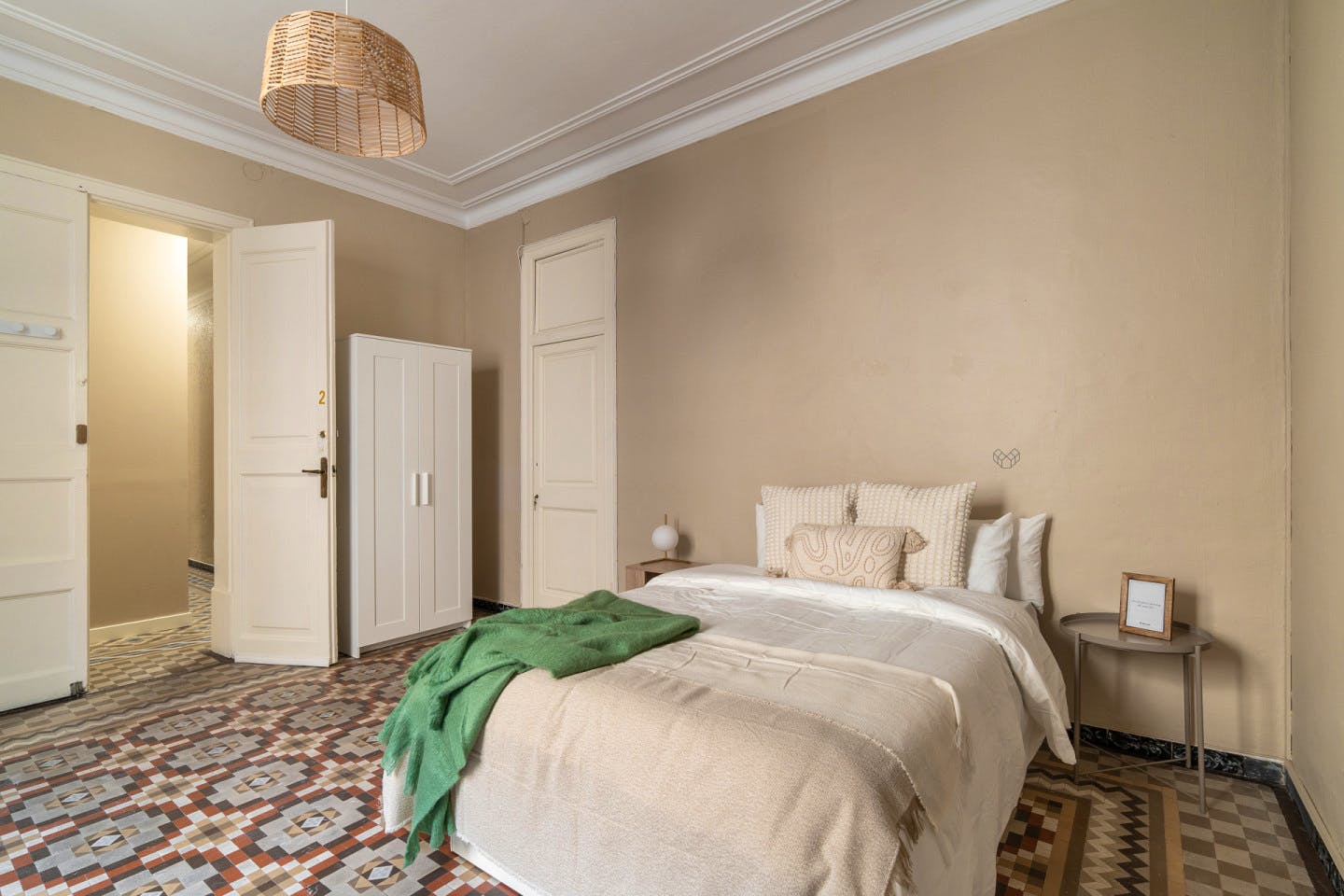  Large  -  Modern Coliving Room in the Heart of Vibrant Ciutat Vella, Barcelona Apartment  - Gallery -  14