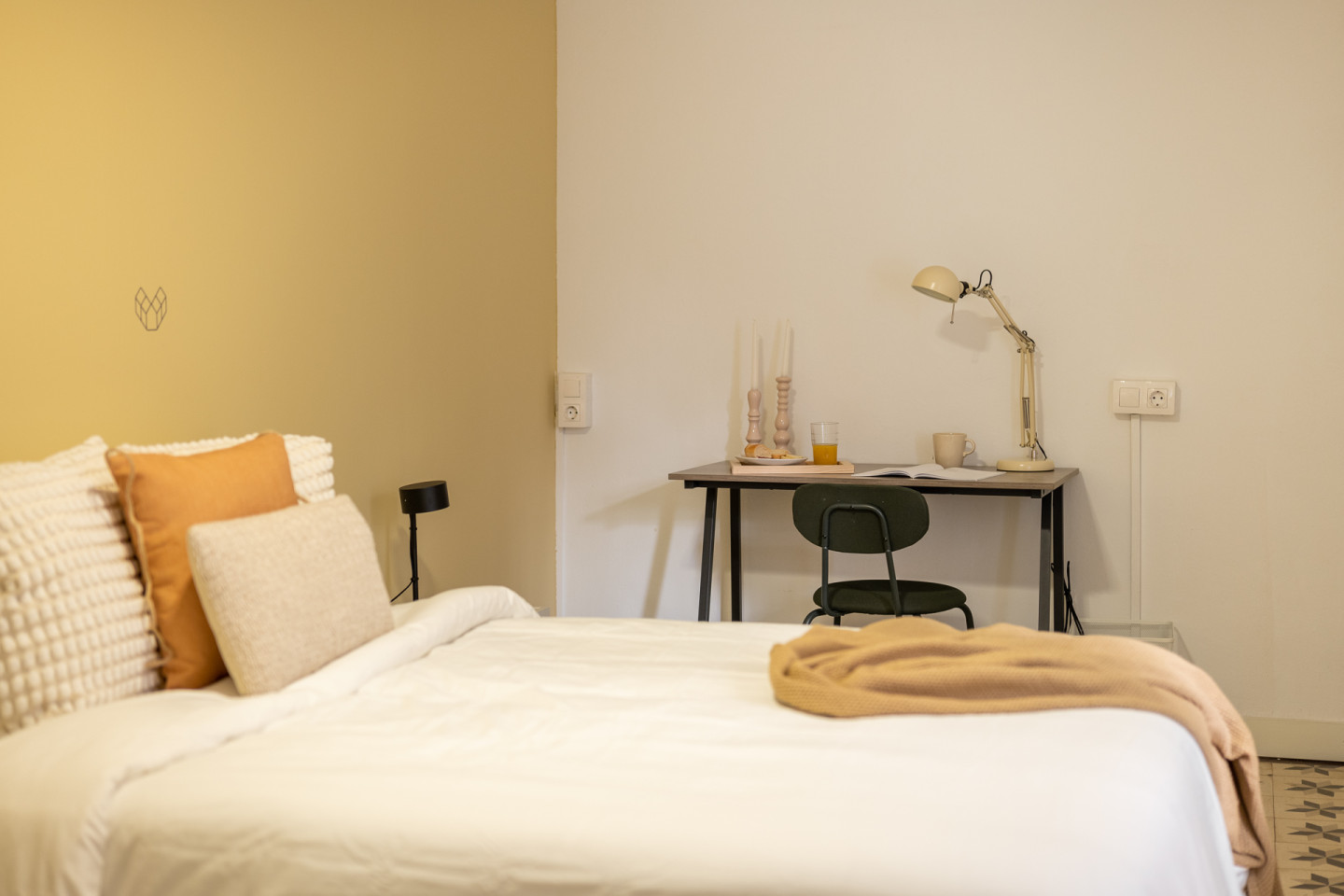  Large  -  Modern Coliving Room in the Heart of Vibrant Ciutat Vella, Barcelona Apartment  - Gallery -  21