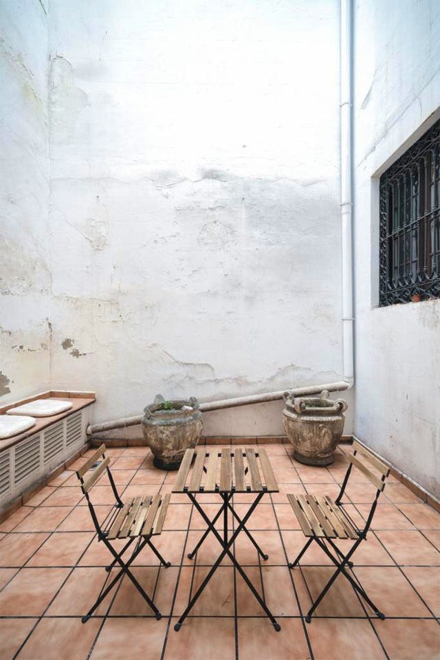  Premium  -  Modern Coliving Room in the Heart of Vibrant Ciutat Vella, Barcelona Apartment  - Gallery -  6
